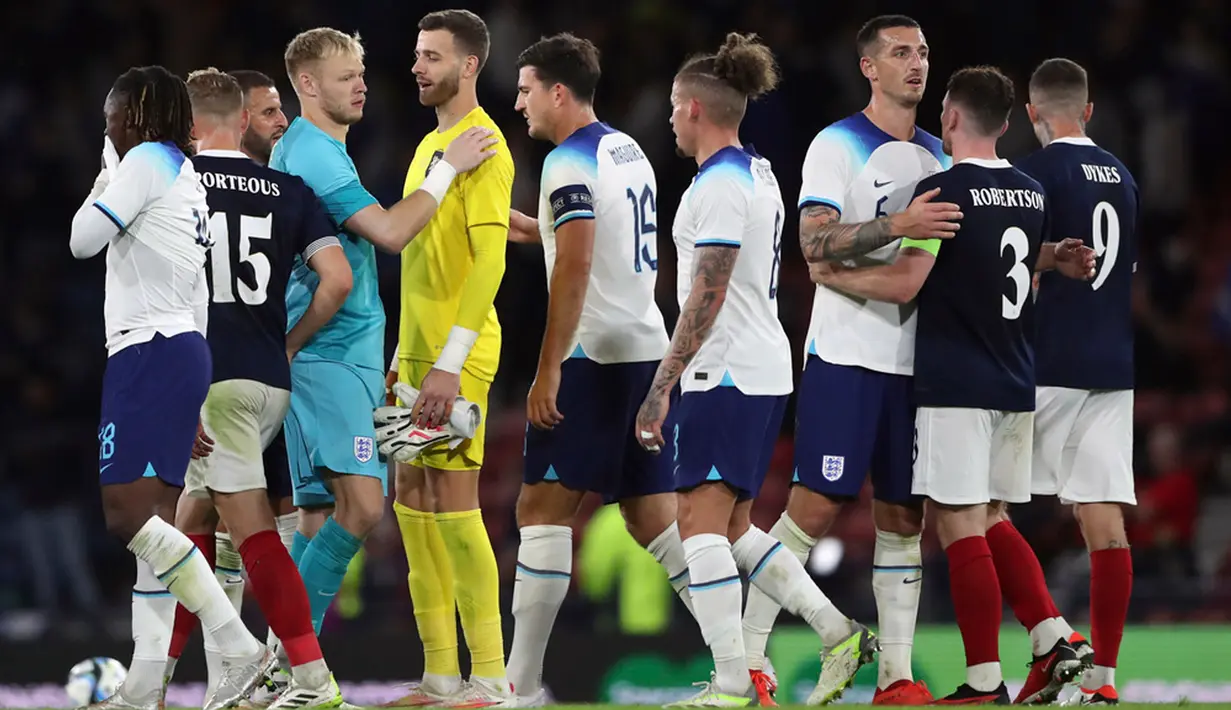 Inggris kembali menjauh pada menit ke-81 berkat gol Kane meneruskan assist Bellingham. Skor 3-1 untuk kemenangan Inggris menjadi hasil akhir laga ini. (AP Photo/Scott Heppell)