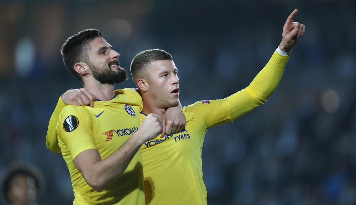 Olivier Giroud dan Ros Barkley merayakan gol ke gawang Malmo FF pada leg 1, 32 besar Liga Europa yang berlangsung di stadion Swedbank, Malmo, Jumat (15/2). Chelsea menang 2-1 atas Malmo FF (AFP/Andreas Hillergen)