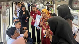 Sebanyak 50 murid penyandang disabilitas mengikuti edukasi kesehatan gigi dan praktik menyikat gigi di LRT Jabodebek rute Stasiun Halim–Stasiun Jatimulya, Selasa (28/7/2026). (Istimewa)