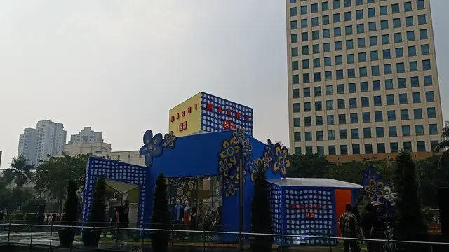 Marni Kolaborasi Perdana dengan Uniqlo, Hadirkan Koleksi Lebih Ramah di Kantong