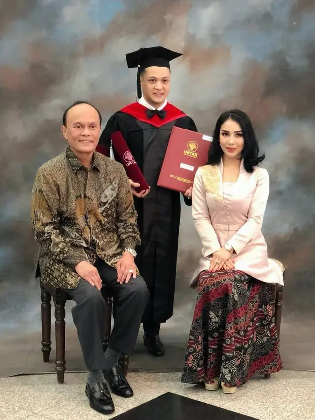 6 Potret Arfito Hutagalung Kekasih Baru Naysila Mirdad, Anak Konglomerat