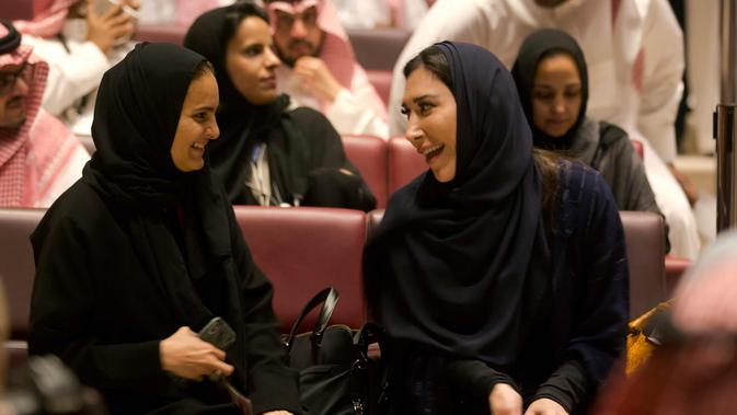 Foto Intip Perempuan Arab Saudi Nonton Film Di Bioskop Global Liputan6 Com