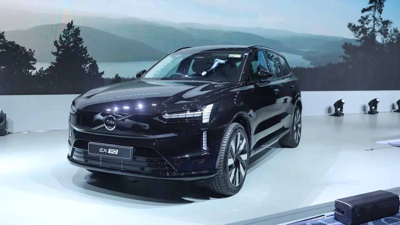 Volvo EX90 Jadi SUV Listrik yang Bisa Tempuh 600 KM, Bikin Liburan Keluarga Kian Ramah Lingkungan