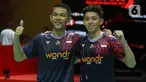 Ganda putra Fajar Alfian/Muhammad Rian Ardianto saat melawan Kittinupong Kedren/Dechapol Puavaranukroh (Thailand) pada babak semifinal Daihatsu Indonesia Masters 2025 di Istora Gelora Bung Karno, Senayan, Jakarta, Sabtu (25/1/2025). (Liputan6.com/Herman Zakharia)