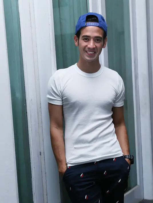 Masih terbesit jelas di benak Tarra Budiman tentang ilmu yang pernah diajarkan oleh almarhum Olga Syahputra. Salah satunya harus selalu totalitas dalam pekerjaan walaupun sekecil apapun itu. (Galih W. Satria/Bintang.com)