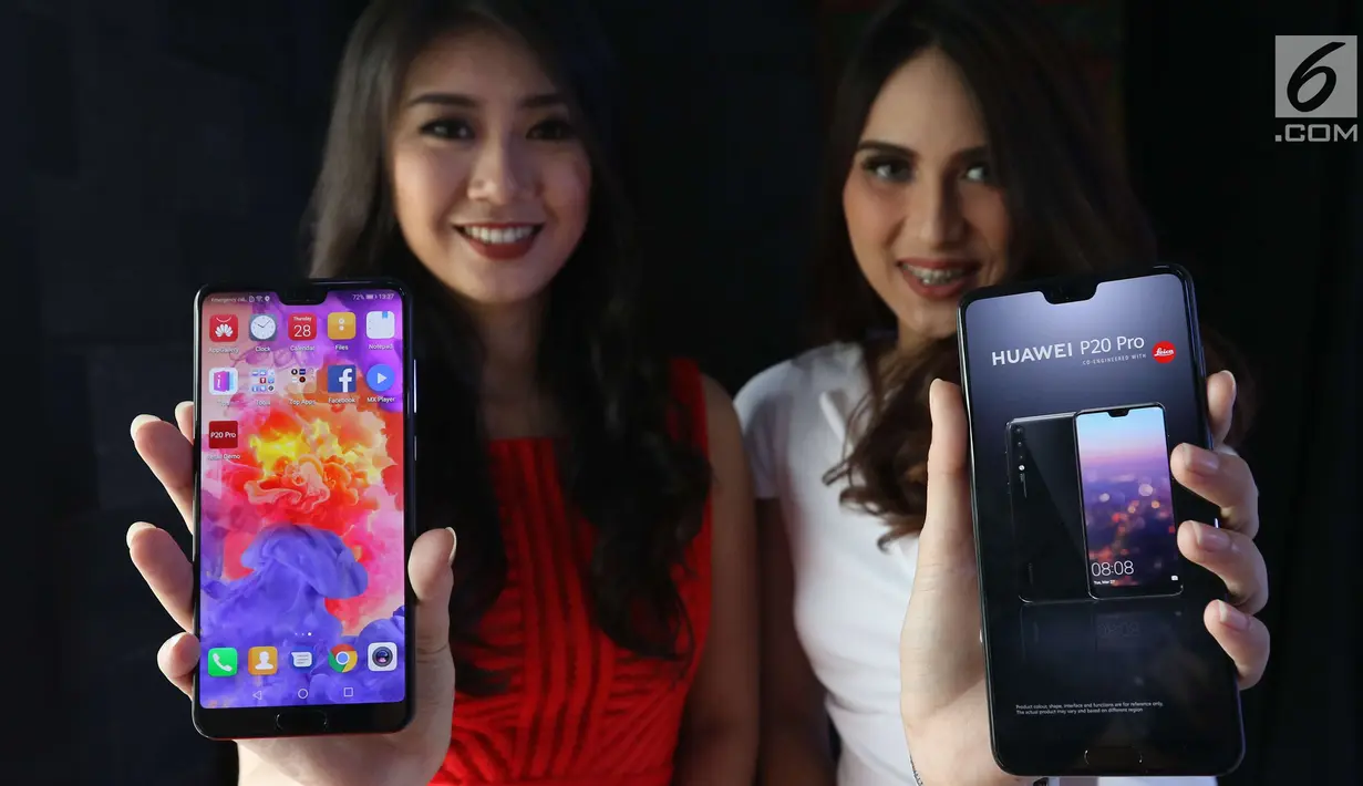 Model menunjukan Huawei P20 Pro di Jakarta, Kamis (28/6). Huawei P20 Pro resmi dipasarkan dan dibanderol seharga Rp 11.999.000 di Indonesia. (Liputan6.com/Angga Yuniar)