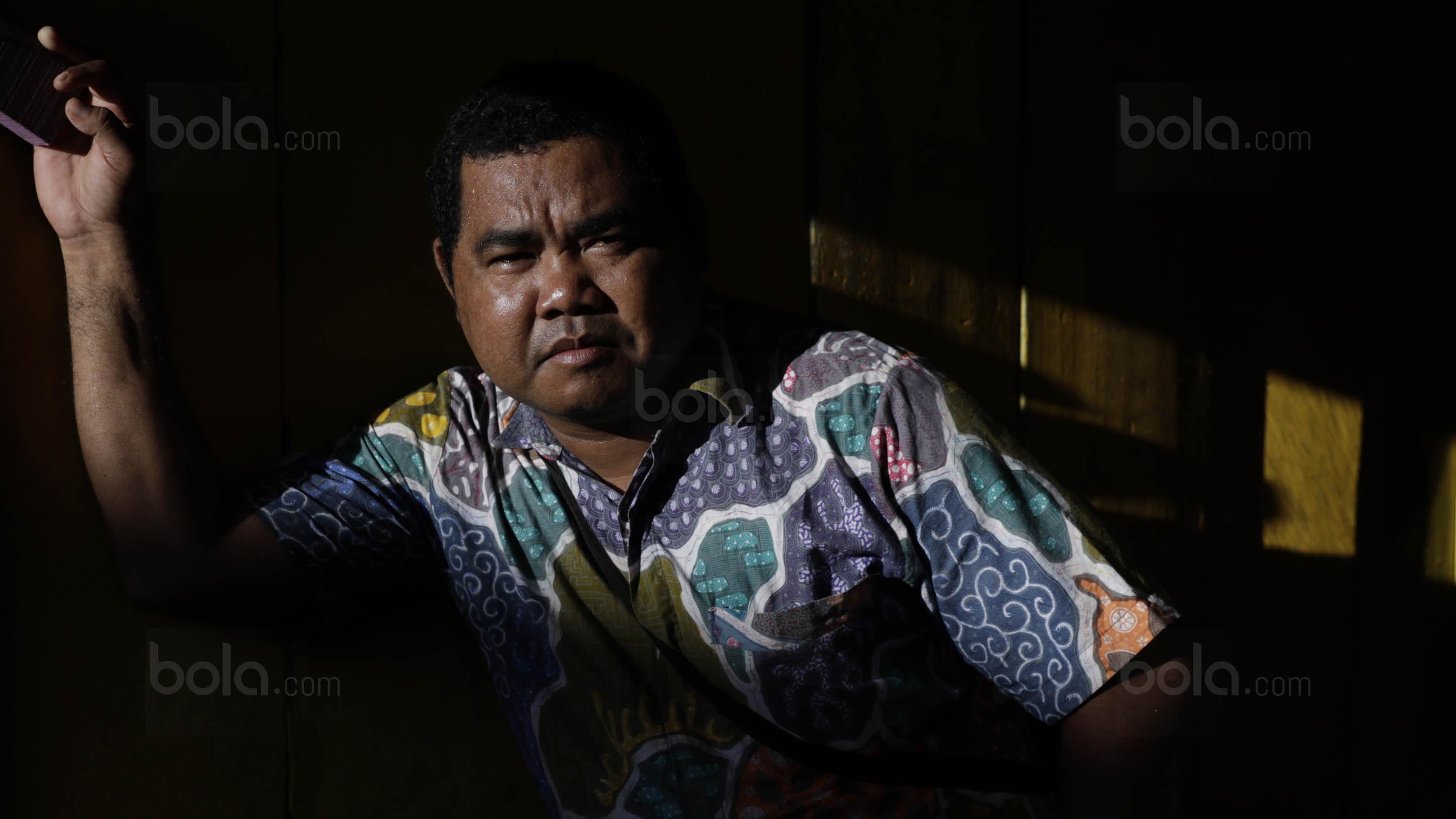 Tokoh sepak bola Tulehu, Sani Tawainella. (Bola.com/Vitalis Yogi Trisna).