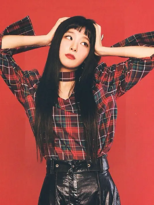 Seulgi mengungkapkan jika ia ingin menghabiskan waktu dengan orang yang ia cintai. "Apakah aku bisa bertemu dengan seseorang untuk ngobrol sepanjang hari, walaupun baru bertemu pertama kali," tuturnya. (Foto: instagram.com/seulgiredvelvet)