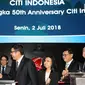 CEO Citi Indonesia Batara Sianturi (kedua kiri) dan Dirut Bursa Efek Indonesia Inarno Djajadi (ketiga kiri) bersalaman sebagai tanda dimulainya perdagangan saham di Bursa Efek Indonesia, Senin (2/7). (Liputan6.com/HO/Budi)