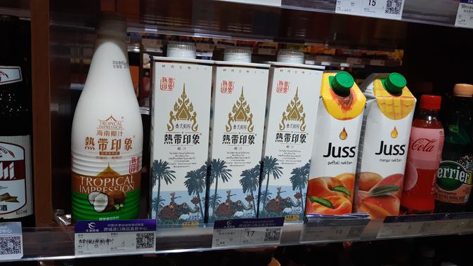 Minuman sari kelapa di China, coconut juice. (Liputan6.com/Tanti Yulianingsih)