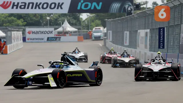 Sesi Kualifikasi Balapan Formula E 2023