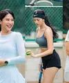 Olahraga tennis makin banyak digeluti di kalangan para artis. Termasuk Dian Sastrowardoyo, Anya Geraldine, Pevita Peace dan Clara Bernadeth yang baru-baru ini main bareng dengan gaya sporty bak geng atlet. Seperti apa potretnya? [@therealdisastr @anyageraldine @pevpearce]