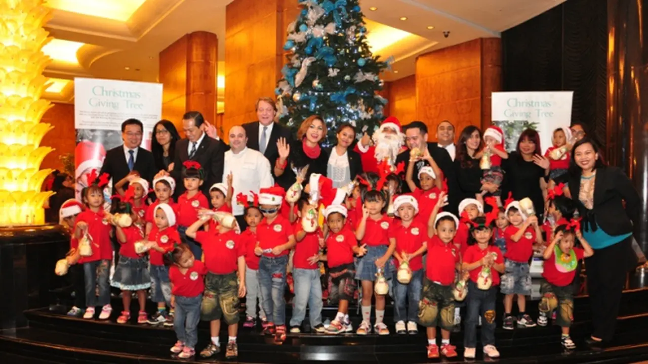 Christmas Tree Lighting InterContinental Jakarta MidPlaza