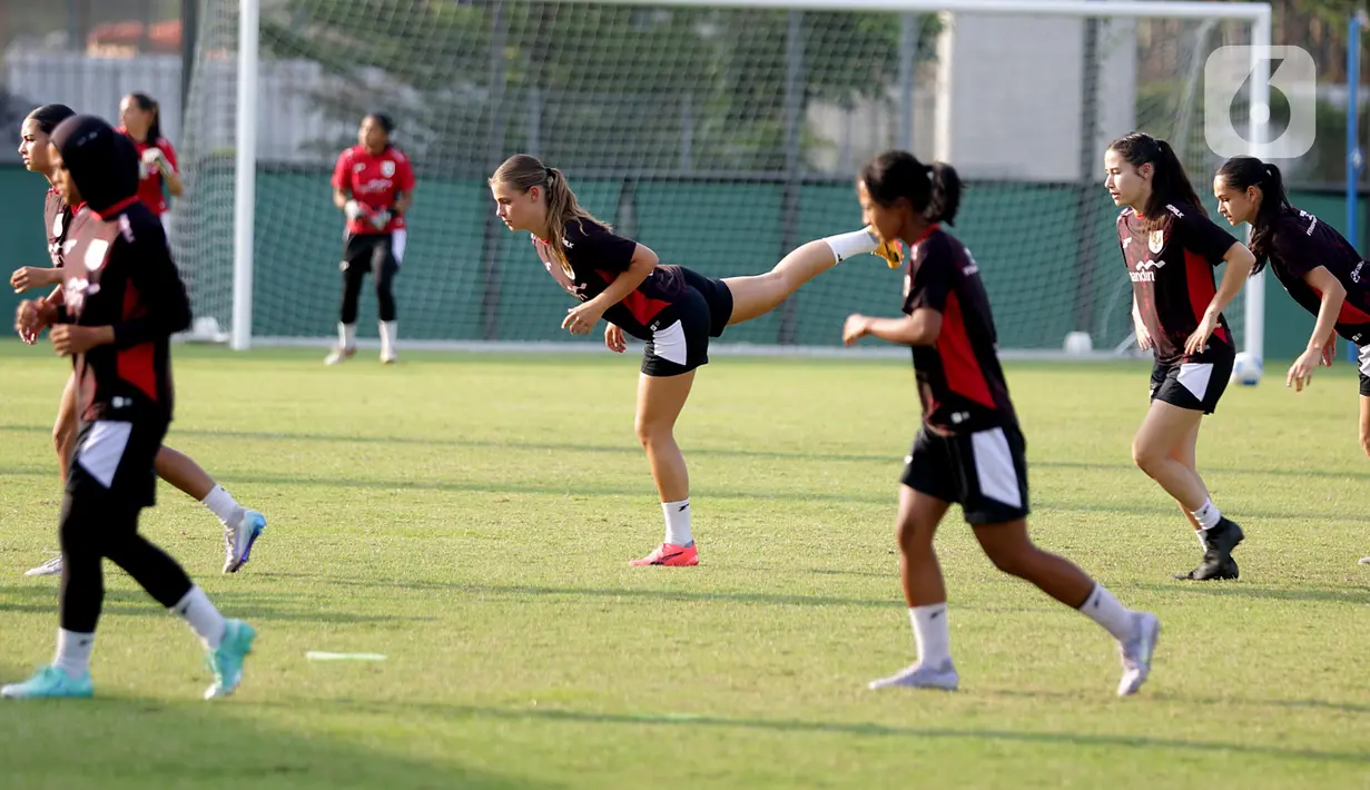 Ada 38 pemain yang dipanggil untuk memperkuat Timnas Putri Indonesia di Kualifikasi Piala Asia 2026. (Liputan6.com/Helmi Fithriansyah)