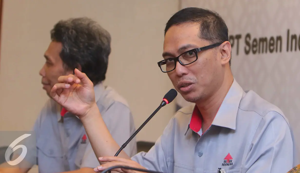 Dirut Semen Indonesia Rizkan Chandra memberikan keterangan usai menandatangani nota kesepahaman dengan Pelindo 1 di Jakarta, Kamis (30/6). (Liputan6.com/Angga Yuniar)