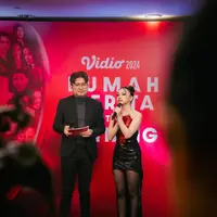 Penampilan Naura Ayu di Vidio Slate Announcement 2024 sukses bikin para fans menjerit. Naura Ayu tampil menawan dengan busana dan makeup glam yang bikin ia terlihat dewasa [@naura.ayu]