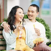 ilustrasi pasangan bahagia/copyright by Dragon Images (Shutterstock)