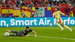 Kali ini gol tunggal kemenangan Spanyol datang dari aksi Ferran Torres di menit ke-13. (AP Photo/Martin Meissner)
