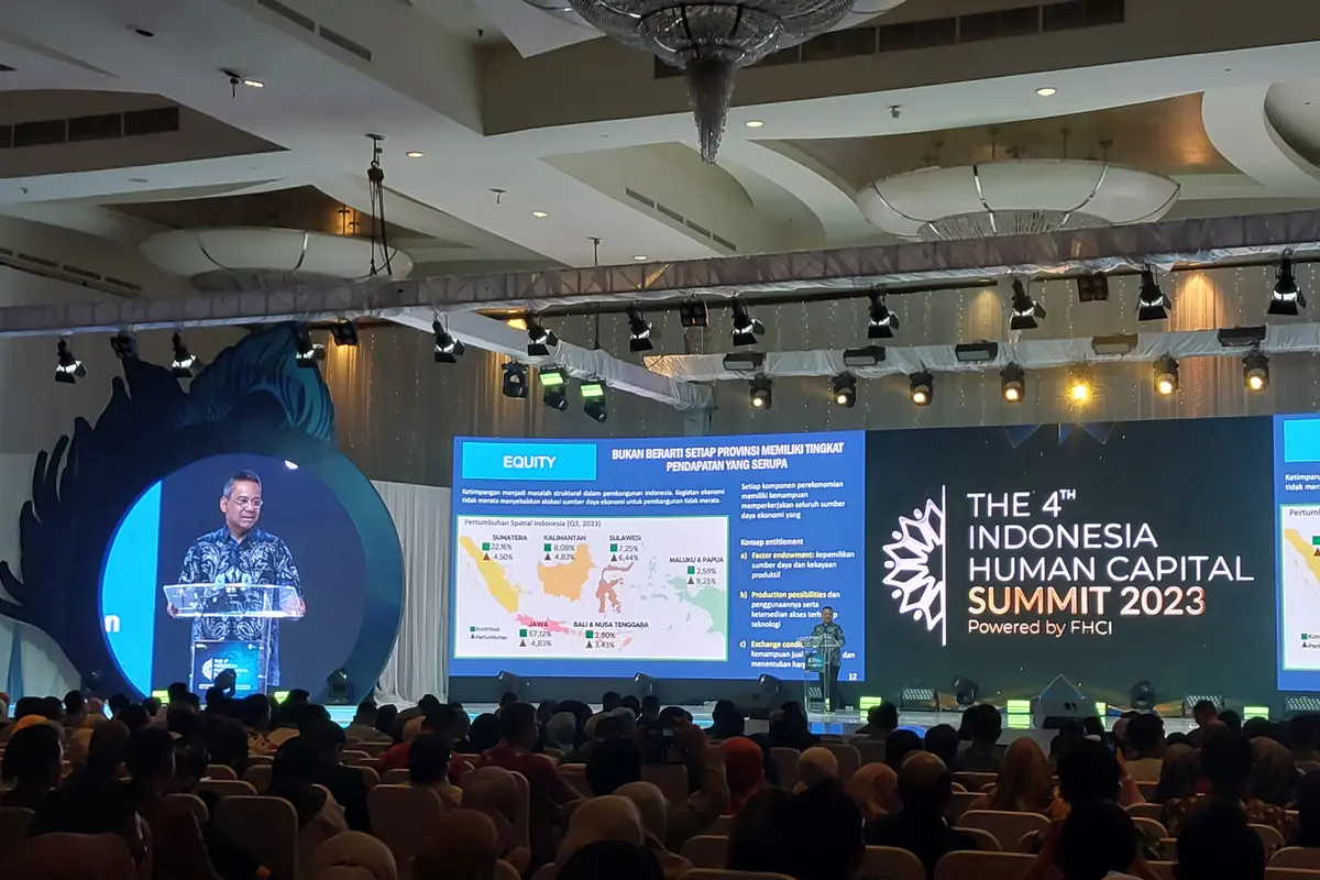 Wakil Menteri Keuangan Suahasil Nazara  dalam Indonesia Human Capital Summit 2023, di Jakarta, Selasa (7/11/2023). (Arief/Liputan6.com)