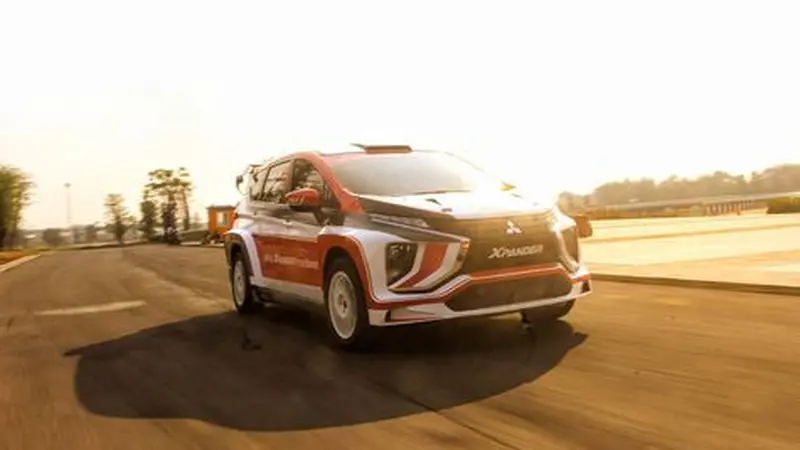 Mitsubishi Xpander AP4