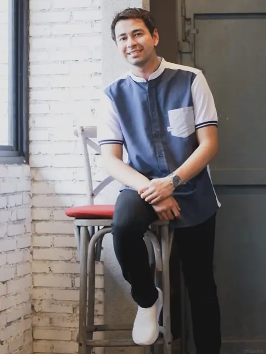 Seperti yang diketahui, Raffi merupakan salah satu presenter kondang Tanah Air. Merantau dari Bandung ke Jakarta, Raffi pun kala itu mengawali kariernya di dunia hiburan. (Instagram/raffinagita1717)