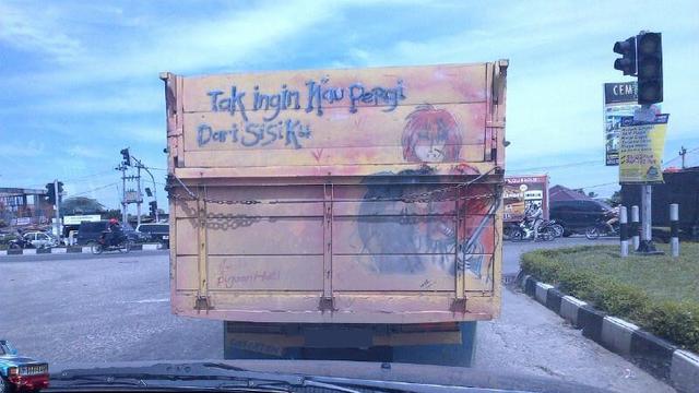 Tulisan Galau di Bak Truk