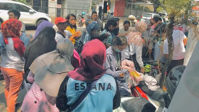 Bazar untuk Korban Gempa Lombok, We are Charity Diserbu Pengunjung