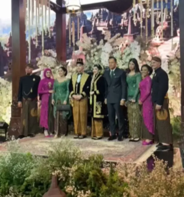 Pesona Annisa Pohan di nikahan Al Ghazali, anggun berkebaya hijau dengan kalung berlian Rp688 juta