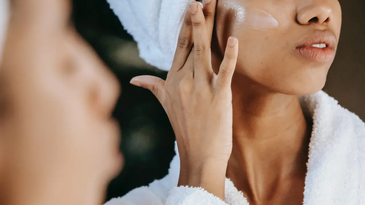 Tips Skincare Rountine Untuk Perempuan Usia 30-an Sehingga Tetap Awet Muda