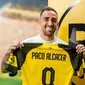 Borussia Dortmund mendatangkan Paco Alcacer dari Barcelona dengan status pemain pinjaman selama semusim pada Selasa (28/8/2018). (dok. bvb.de)