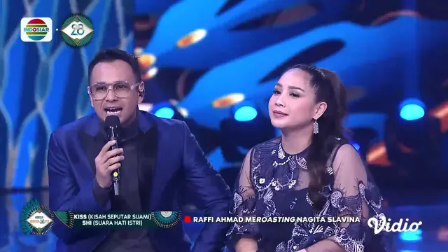 Raffi Ahmad dan Nagita Slavina saling roasting di panggung HUT Indosiar ke-28 hari pertama bertema Konser Indosia28est