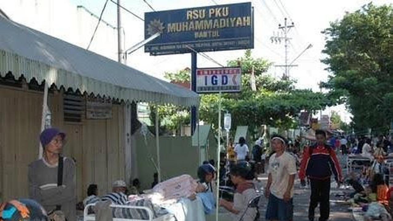 Potret lawas saat Gempa Jogja tahun 2006. (Sumber Foto oleh Anton Asmonodento via Instagram/wonderfuljogja)