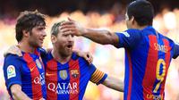 Pemain Barcelona merayakan gol ke gawang Real Betis dalam laga La Liga di Stadion Camp Nou, Minggu (21/8/2016) dini hari WIB. (AFP/Pau Barrena) 