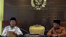 Pimpinan Komisi Yudisial (KY) Aidul Fitriciada Azhari saat bertemu Ketua DPR Ade Komarudin (kanan) di Kompleks DPR, Senayan, Jakarta, Kamis (30/6). (Liputan6.com/Johan Tallo)