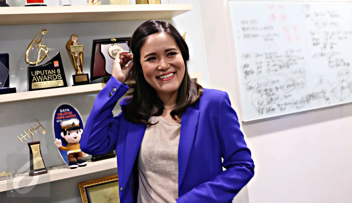 Jessica Kumala Wongso menyunggingkan senyum lebar seusai melakukan wawancara di SCTV Tower, Jakarta, 28 Januari 2016. Jessica adalah saksi kasus kematian Wayan Mirna Salihin yang tewas diracun sianida pada 6 Januari lalu. (Liputan6.com/Immanuel Antonius)