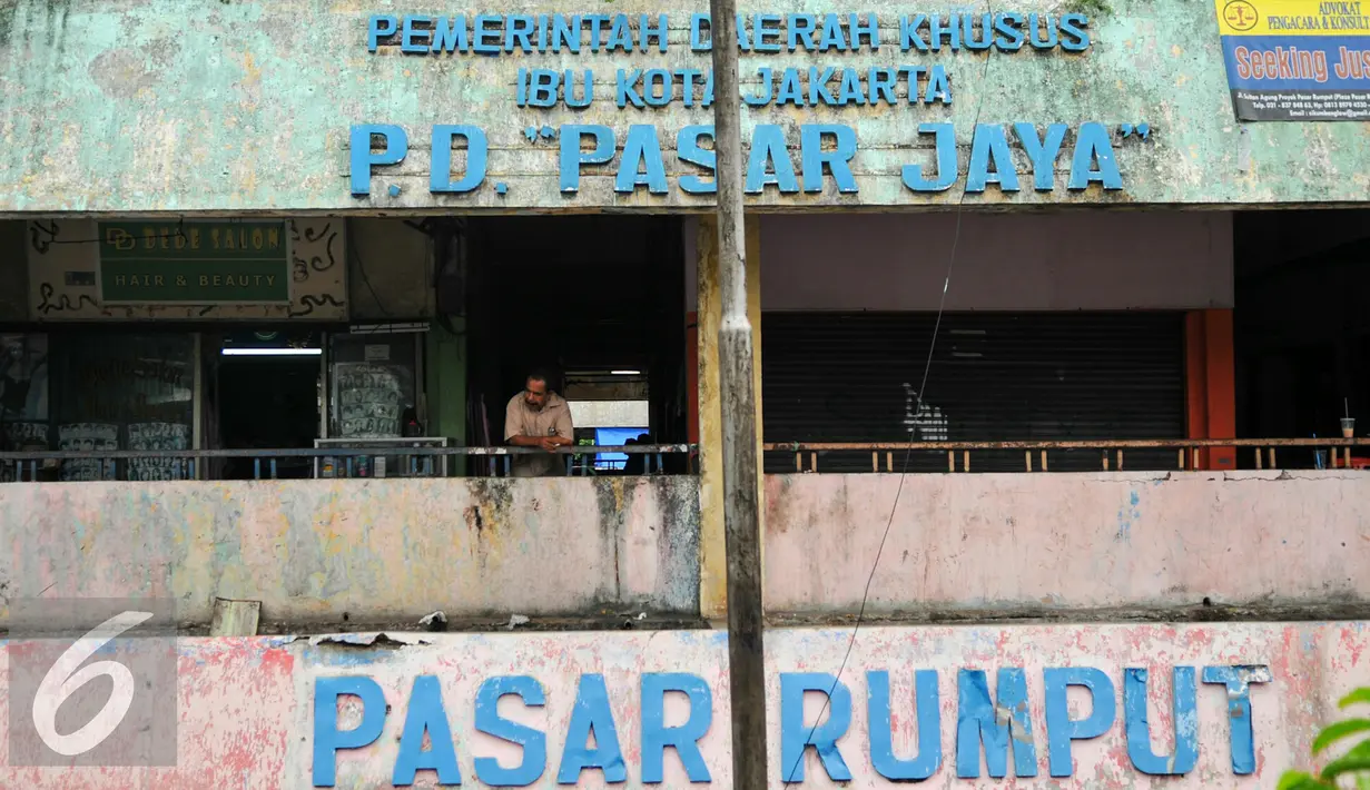 Pasar Rumput adalah sebutan dari nama pasar yang berlokasi di Jl. Sultan Agung Jakarta Selatan Kelurahan Pasar Manggis, Jakarta, Selasa (26/4/2016). (Liputan6.com/Yoppy Renato)