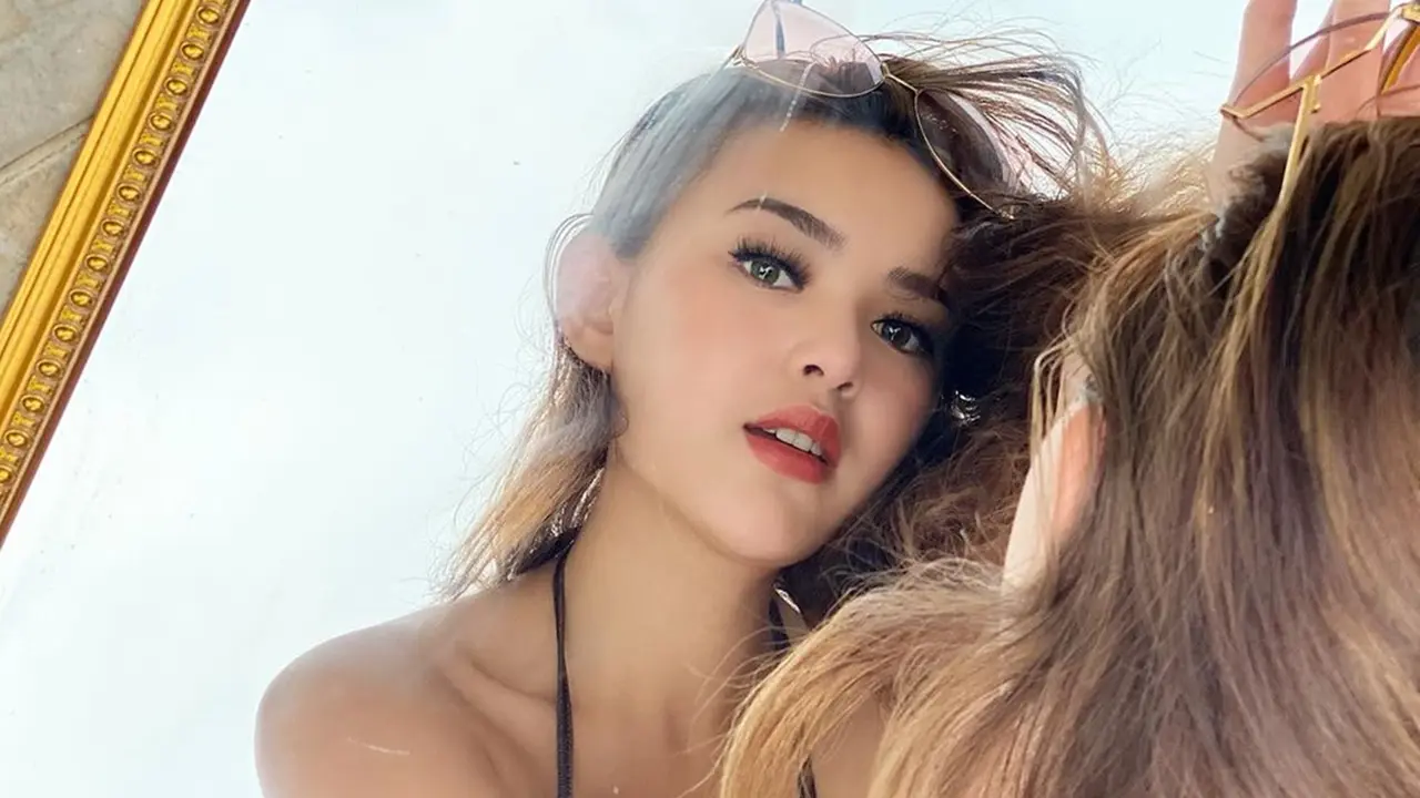 Gaya Pemotretan Amanda Manopo 'Di Rumah Aja', Memukau