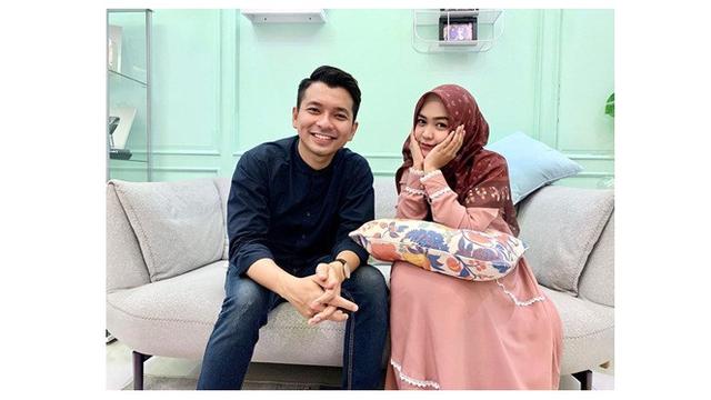 7 Potret Mesra Ria Ricis Dengan Artis Tiktok Reza Surya Didoakan Berjodoh Hot Liputan6 Com