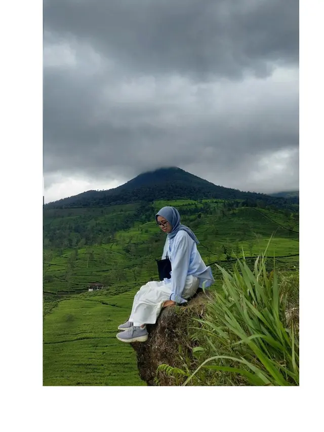 Wanita Ini Minta Diedit Fotonya Agar Rok Lebih Panjang, 6 Hasilnya Bikin Tepuk Jidat