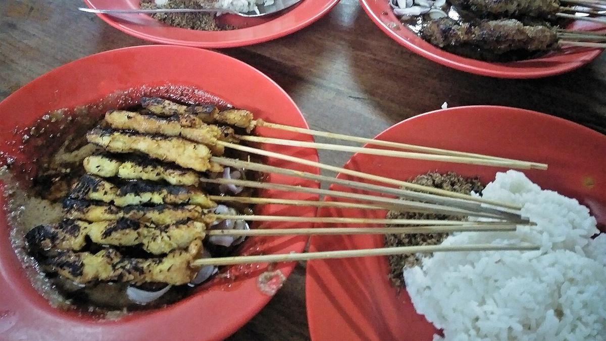 10 Rekomendasi Sate Klopo di Surabaya, Sensasi Gurih Legendaris yang Tak Terlupakan