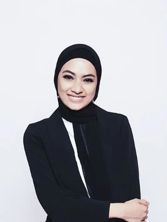 Menceritakan kisah cintanya bersama sang suami, Ayudia menulis novel karangannya yang berjudul Teman Tapi Menikah. Bahkan novel karangan Ayudia ini sudah digarap menjadi sebuah film dengan judul yang sama. (Liputan6.com/IG/ayudiac)