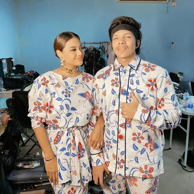 6 Potret Aurel Hermansyah dan Atta Halilintar Pakai Baju Couple, Curi Perhatian