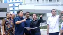 Menko PMK, Puan Maharani (kedua kanan) bersama CdM Asian Games 2018 Komjen Pol Syafruddin (kanan) dan Ketua INASGOC Erick Thohir meninjau fasilitas taman Wisma Atlet Asian Games 2018, Jakarta, Minggu (4/2). (Liputan6.com/Helmi Fithriansyah)