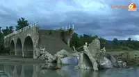 [VIDEO] Diterjang Banjir, Jembatan Rp 19 M di Pulau Seram Runtuh
