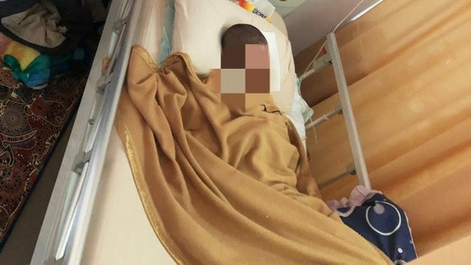 Bocah di Kecamatan Tapung, Kabupaten Kampar, dirawat karena mengalami lukas serius akibat bermain petasan. (/M Syukur)