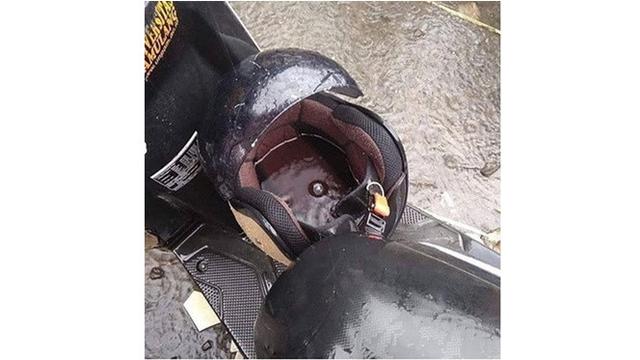 5 Momen Apes Saat Hujan Ini Bikin Nyesek