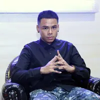 Usai mengisi acara, ia mengaku sangat senang. Disamping itu, musik yang variatif dan penonton yang datang terlihat menikmatinya. (Nurwahyunan/Bintang.com)