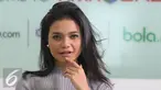 Citra Scholastika saat berkunjung ke Liputan6.com, SCTV Tower, Jakarta, Jumat (20/5). Citra berbagi cerita tentang kecantikan kulitnya yang terlihat kinclong. (Liputan6.com/Herman Zakharia)