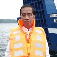Melalui aku Facebook-nya Presiden Joko Widodo (Jokowi) memberikan pejelasan tentang apa itu tol laut dan manfaatnya untuk rakyat Indonesia. (Foto: Facebook)