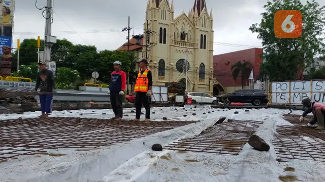 Bekas Rel Trem Zaman Kolonial Tersingkap Lagi di Kayutangan Malang